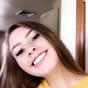 Meet your Posher, Halee